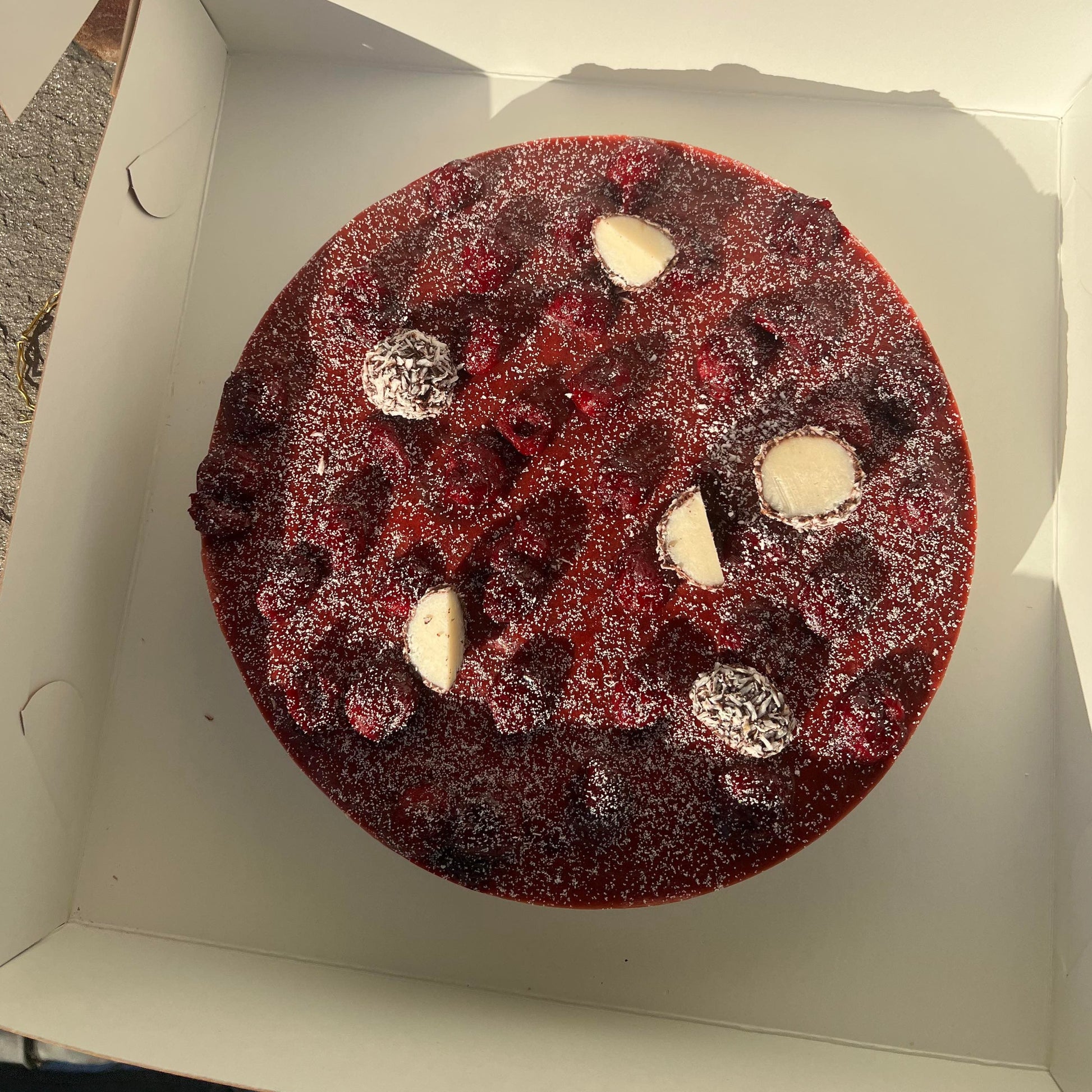 Raw Plomme kardemommekake JUL - Coco Kanel